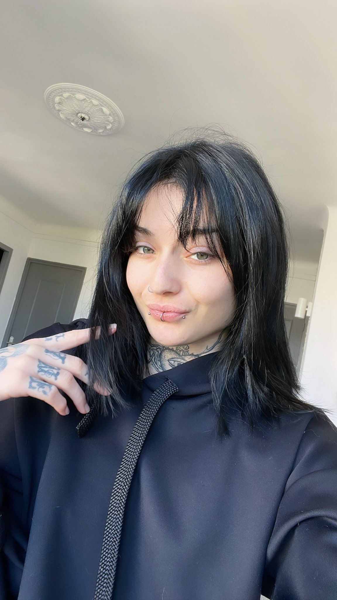 Crystal Cherry ๐๐ on Twitter "Back to my witchy black hair๐ท ๏ธโ๐ฅ https