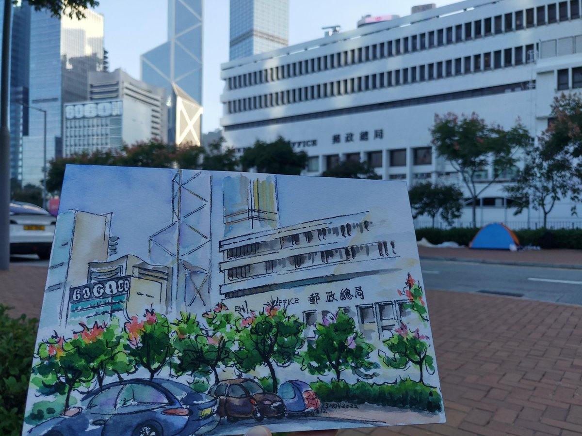 idatsestudio's tweet photo. Construction at the part of Site 3 behind the observation wheel has begun. It may not be long till we need to bid final farewell to the #GeneralPostOffice. I feel sad already.
#GPO #HongKongPost #郵政總局
#usk #uskhk #urbansketchers
#watercolour #landscape #locationsketch https://t.co/CtLIbUNm9M