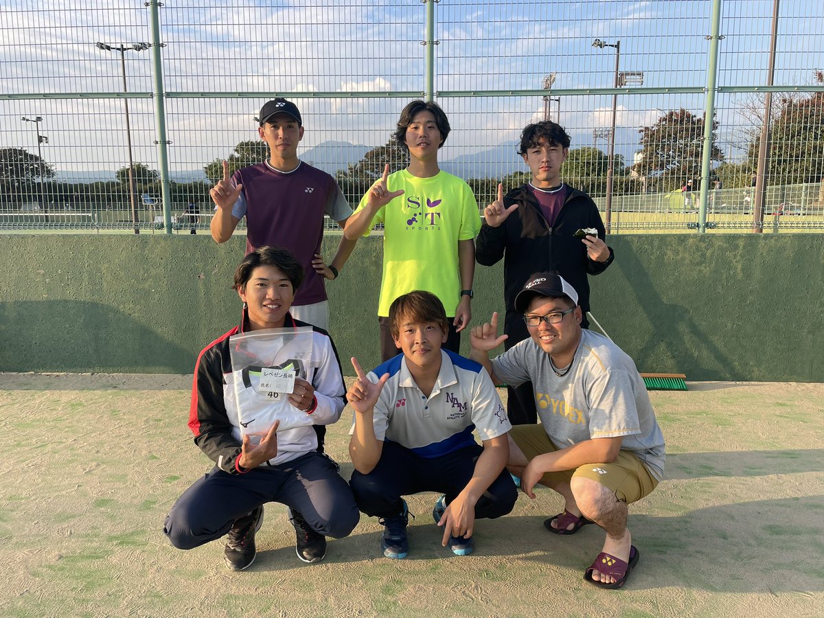 rpresent_ngsk's tweet photo. 【大岡杯・結果報告】
予選リーグ
③-0ライジング
③-0 87年式
1-②サクラナイツ
→予選2位

決勝トーナメント・準々決勝
0-②福大OB
→ベスト8となりました！！

2022年の団体戦は終了しました
残りは長崎県インドアとなります🔥 https://t.co/gb509mouQc