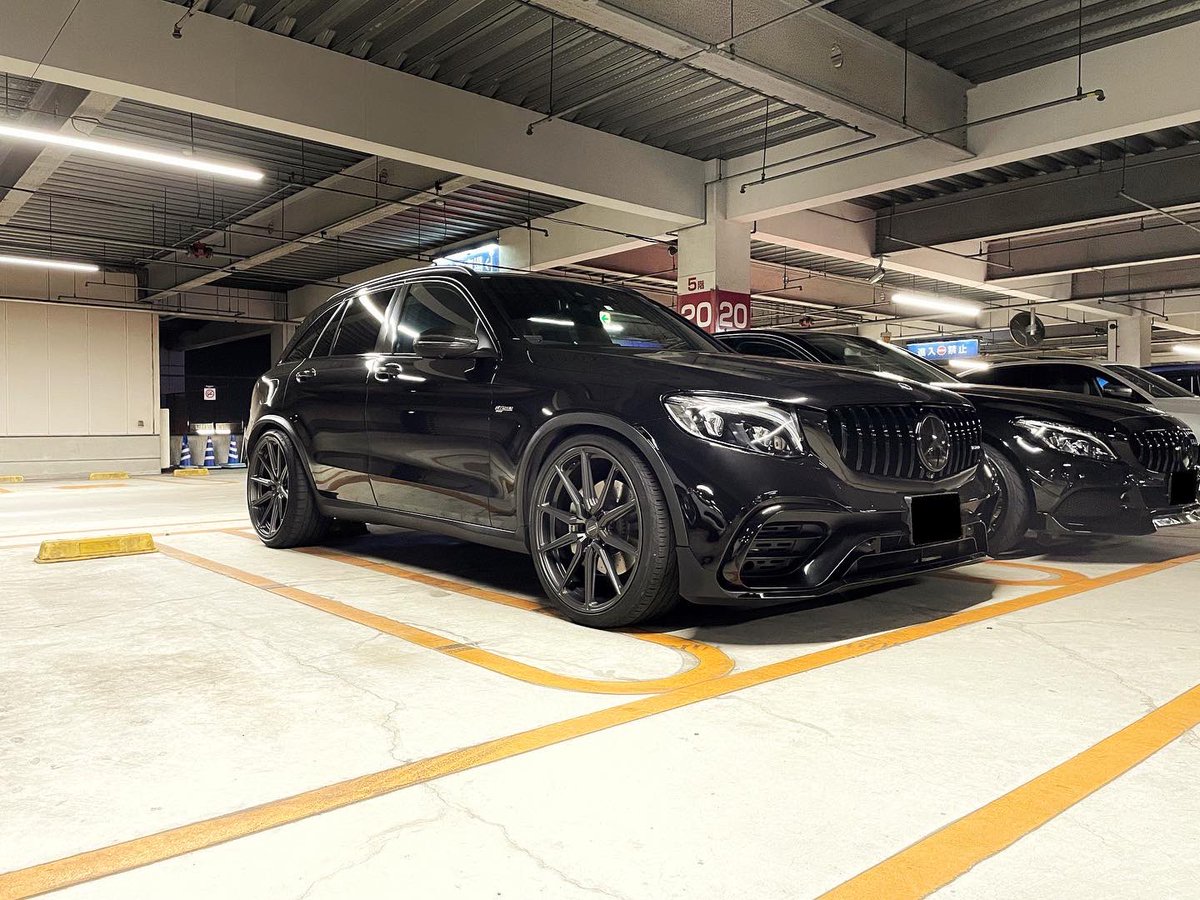 scottiee555's tweet photo. 2022.11.19都内某所🌃
寒かったですがメイクス混成で興味深かったです🇩🇪
機会があれば、またよろしくお願いします。
.
#mercedes #mercedesbenz #amg #amgpower #amglovers #amgclub #amglife #glc43 #e350 #c200 #audi #a7 #a5 #bmw #x1 #330e #435i #323i #m340i #メルセデスベンツ #メルセデス https://t.co/vyUpsjz6VX