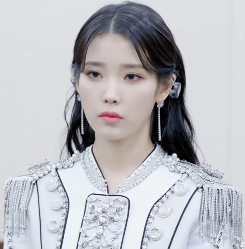 LizAlberio's tweet photo. #아이유 #이지은 #IU 
#LeeJieun https://t.co/quKCzpN9dR