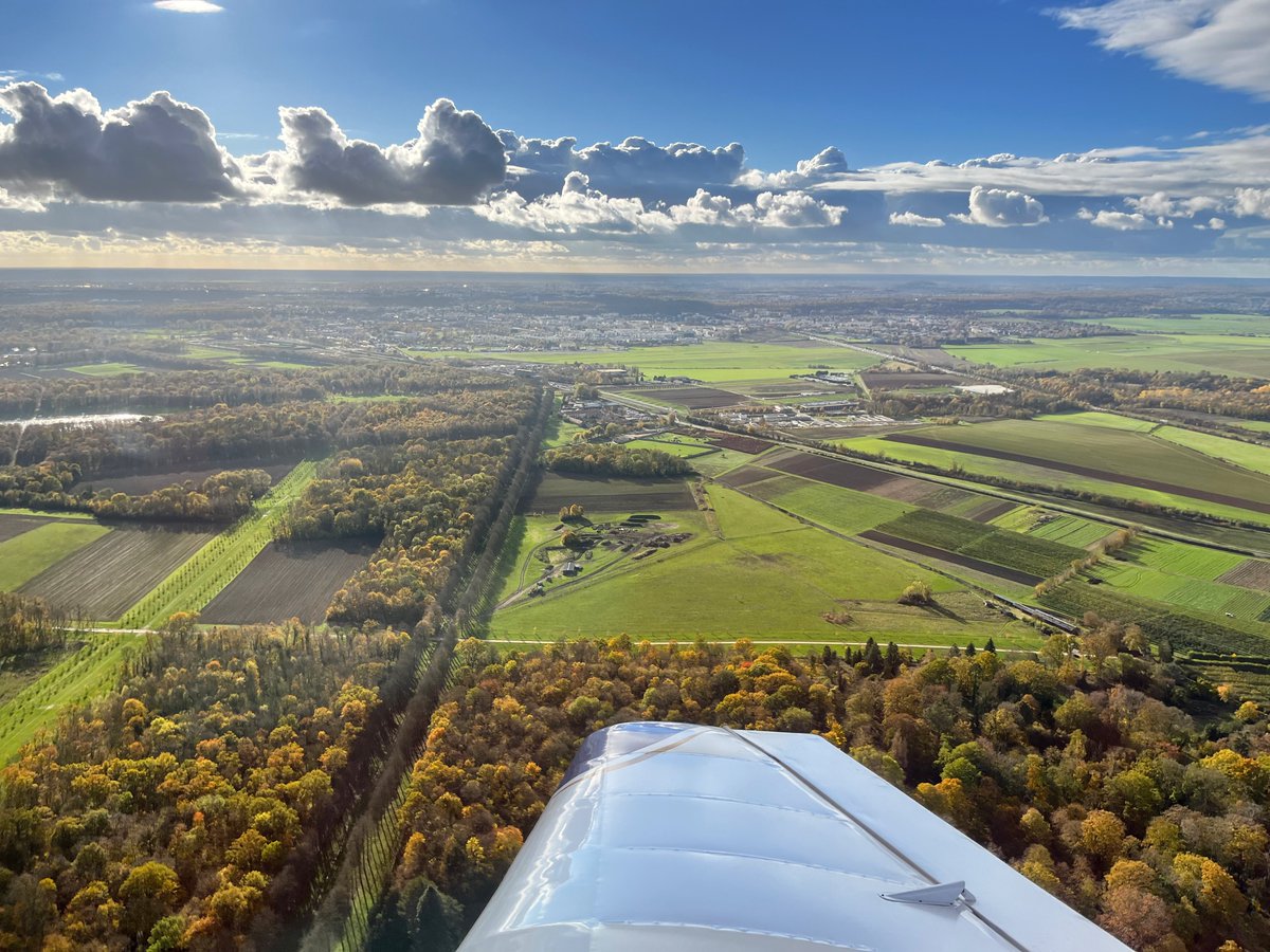 Pas le temps d'apprécier le paysage en fin de vent arrière à Saint-Cyr-L'Ecole. Dommage.