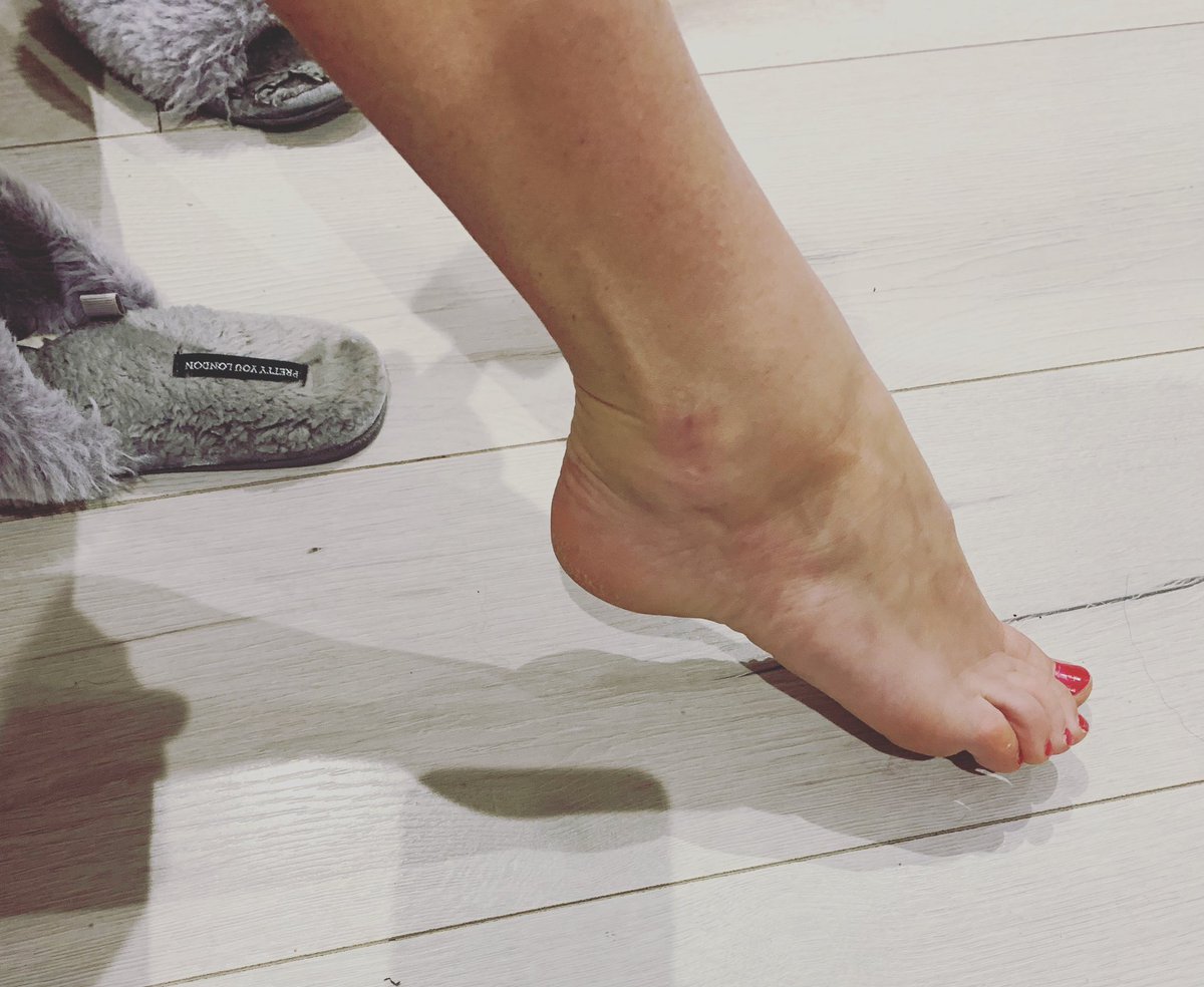 LucyLucy69feet's tweet photo. I need a foot slave today who worship my feet๐๐๐๐๐ #nfsw #cuck #cashcow #humanatm #paypig #paypigneeded #dom #sub #findom #femdom #brat #sellingcontent #contentcreator #curves #bigtits #bigass #selling #MenToo #singlelife #nsfwtw #HornyAlert #cock #fitnessgirl #singlel https://t.co/uk498P9z67