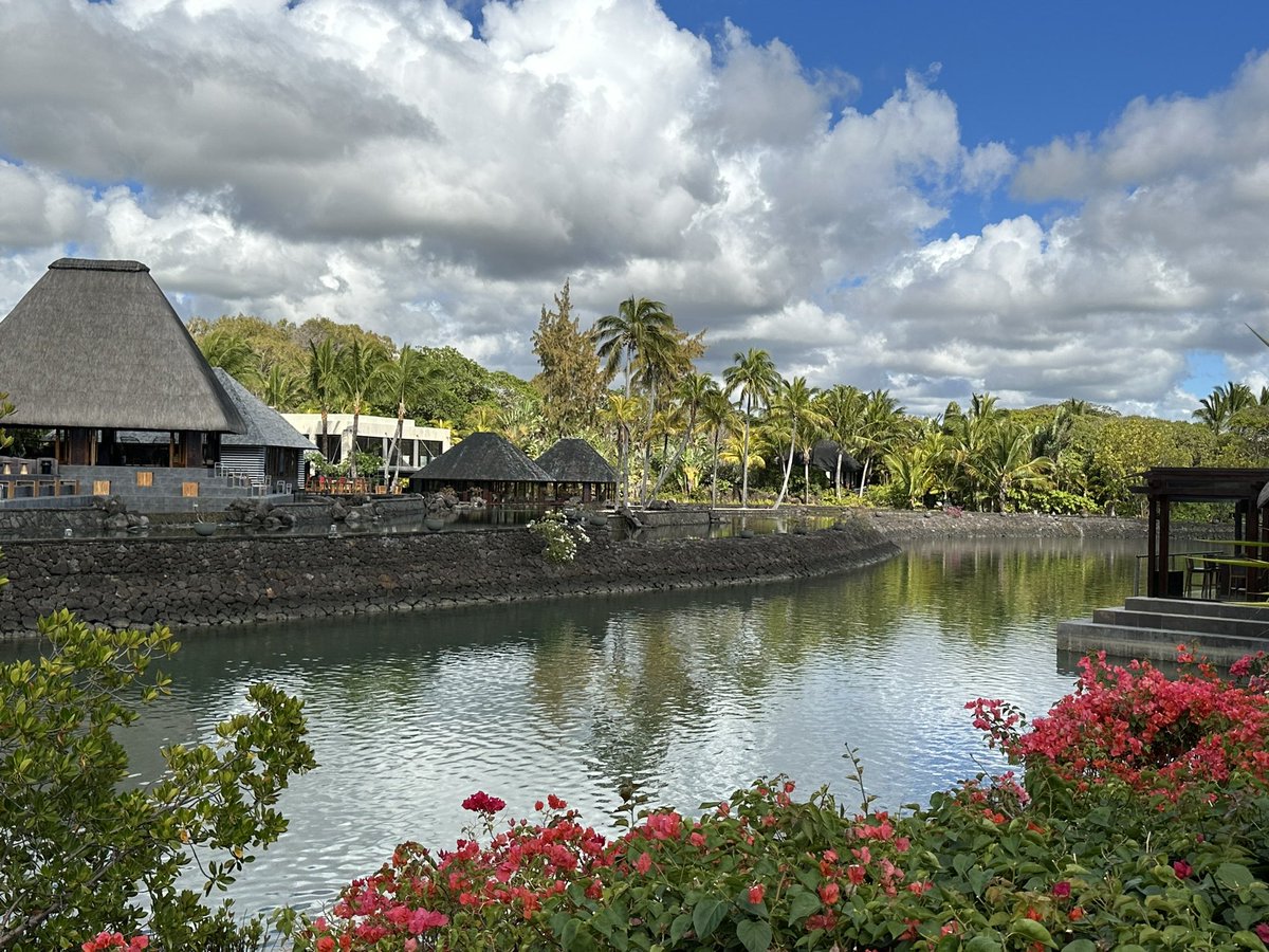 Stevegrunwald's tweet photo. Thank you @FSMauritius for always outdoing yourselves. The best food ever and your property is beyond stunning. Itβs an oasis in the middle of the Indian Ocean. #ShareMyFS @FourSeasons ππ https://t.co/4ZFIQ4I4VW