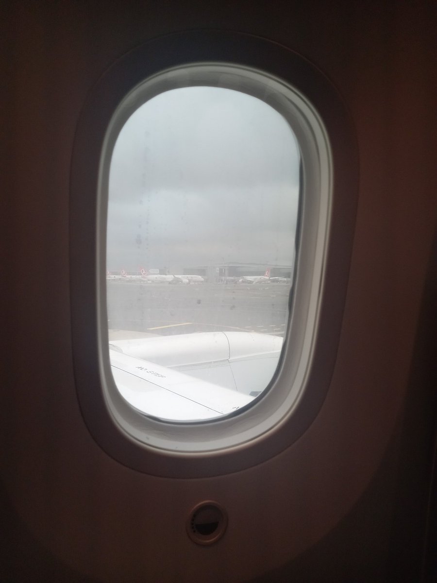 nadildhunter's tweet photo. Waktunya berpasrah, prepare takeoff bismillah ✈️ https://t.co/YpQDbITuZn