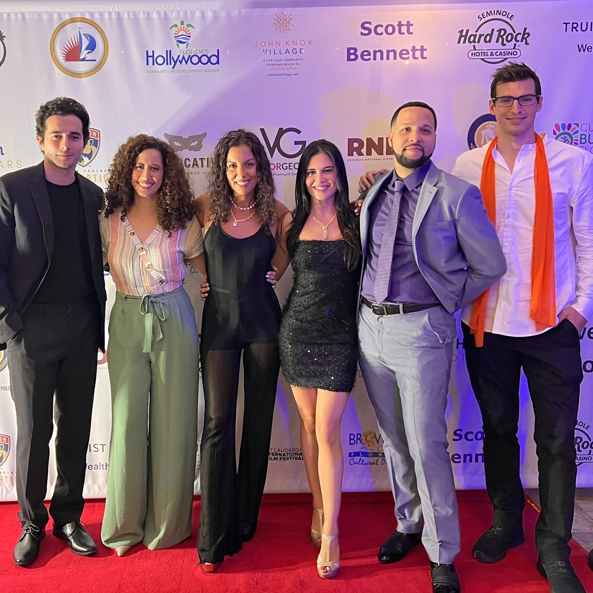itsthenoa's tweet photo. 🎬 @soilsofevil Movie Premiere at @FLiFFnmore. Such a great feeling to reunite with the rest of the cast! #moviepremiere #redcarpet #actorslife https://t.co/h49M5Fg0rC