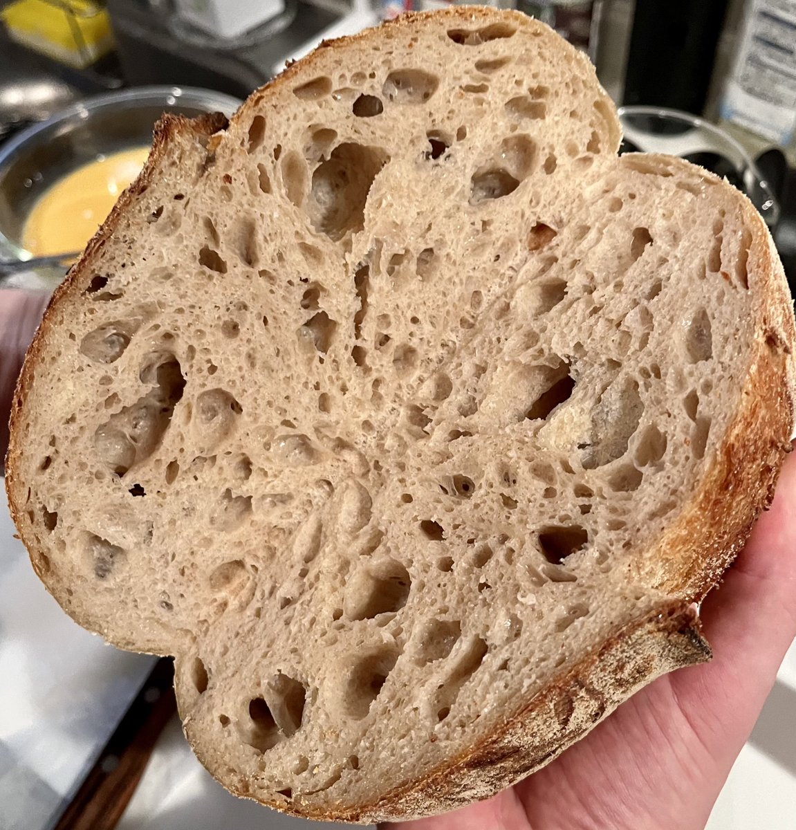 arthlechte's tweet photo. Baked 4 loaves for my friends this weekend 🥖 took a while to figure out what works in a Japanese kitchen but I'm getting pretty consistent results now #sourdough #サワードウ https://t.co/DOB69I0lZa