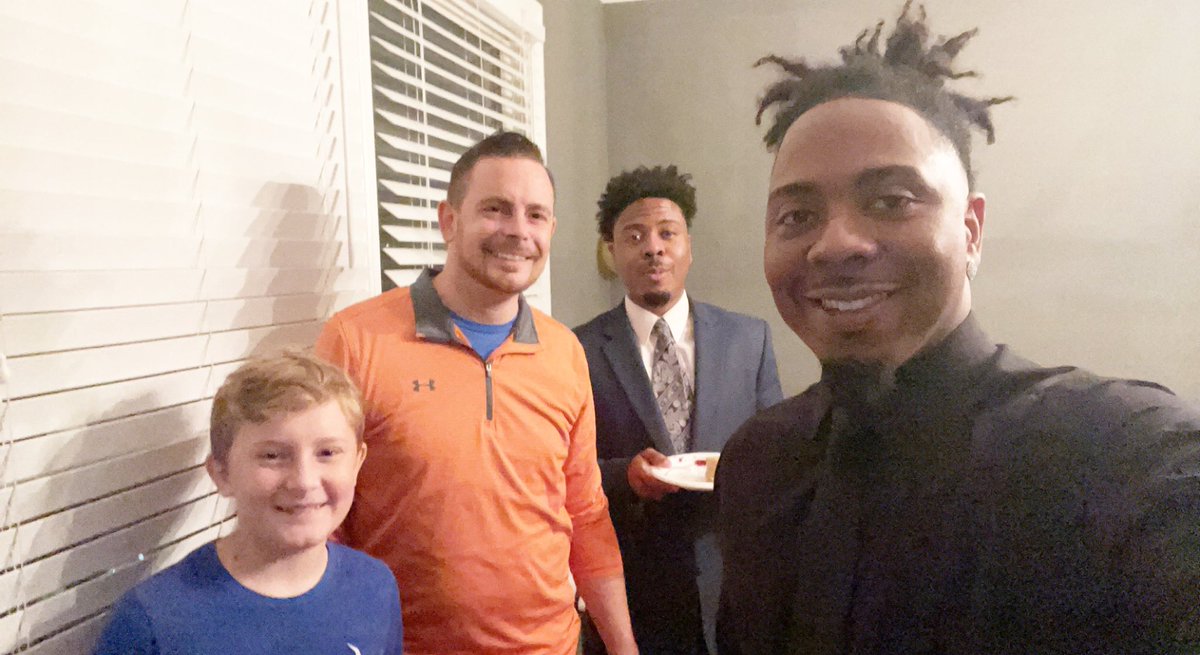 TwoTechsUp's tweet image. 