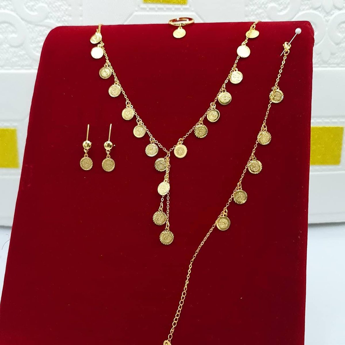 LicksonLima's tweet image. Al Tawazun Jewellery 
1gram gold plated necklace 
DM Order  Now.