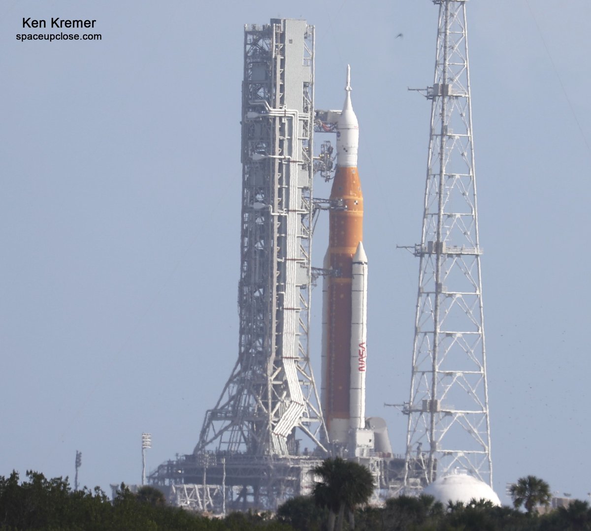 ken_kremer's tweet photo. "Last Look at NASA Artemis 1 Moon Rocket Before Hurricane Nicole Forced Launch Delay to Nov. 16: Photos" - #NASA #Artemis1 #SLS #Orion #KSC #HurricaneNicole #Pad39B @NASAKennedy @NASA_SLS
Read my story/photos: Ken Kremer
https://t.co/zTY3ULbi4g https://t.co/KRBzo2gLre
