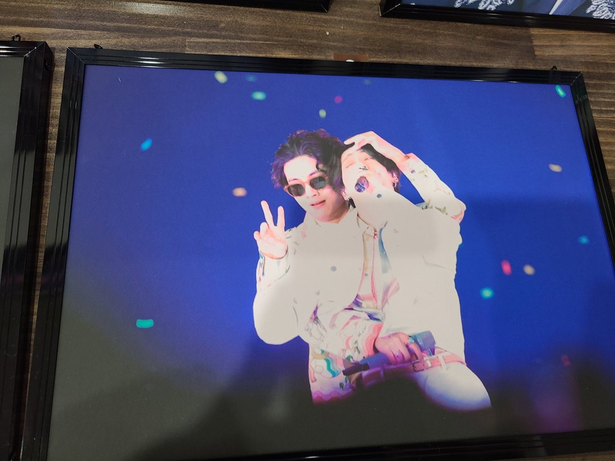 kkkaya1021's tweet photo. @Lovesince1997님
@vibrantscene 님
@Cafe_Epiphany 様
DANCE WITH ME in OSAKA
大好きな2人の展示会💜💜見てるだけで幸せ😃💕グッズも買えて大満足でした💕 https://t.co/VolazhmPOw