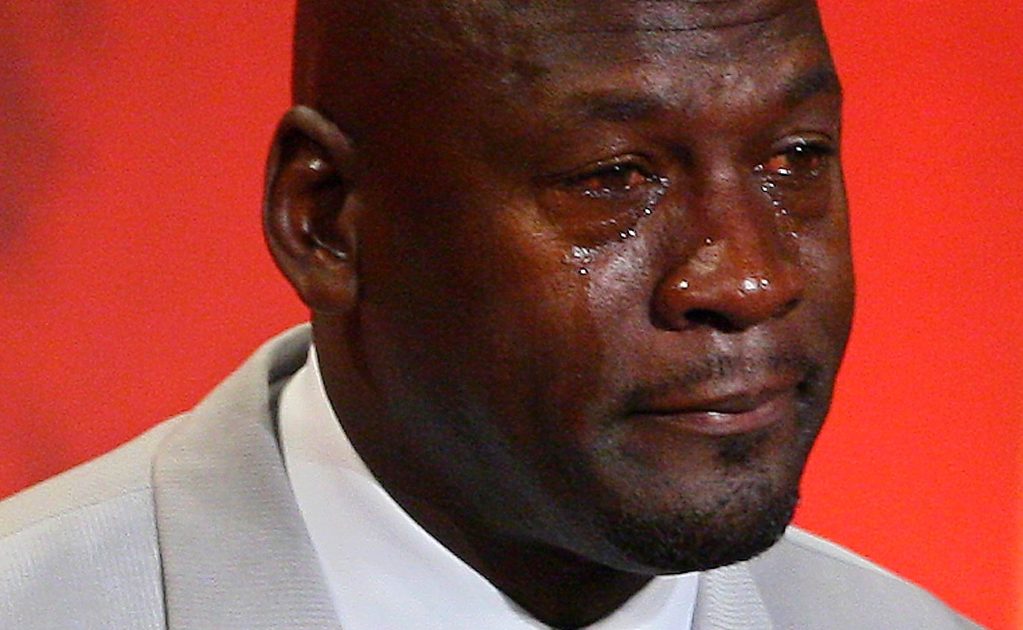 Hace más de 40 horas que no duermo y en lugar de dormir me limito a llorar