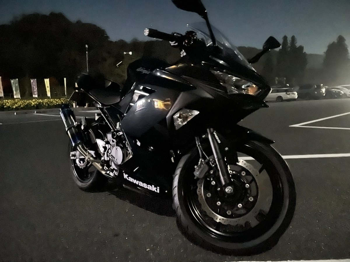 FULLFACE420sf's tweet photo. 乗って良いよ、慣らしといてとの事で、昨日今日限定でninjaでチョイ走り、軽くてワインディング超楽で楽しい。笑
スーフォアと走るの楽しみじゃん。笑 https://t.co/JDsjo9W798