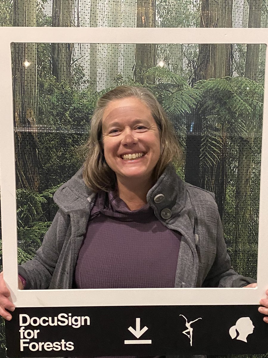 KayCarne's tweet image. I love @DaveMathewsBand for their music!  But I feel good when 10 trees are planted for the #RockNRefill bottle I just bought!  Every step towards green makes a difference. Welcome to #omaha Dave.

#docusignforforests