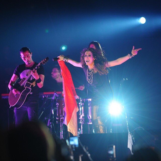 Tyaren's tweet photo. #MilBatallasTour en chile! @_MaluOficial_ tendremos la oportunidad de disfrutarte? Vuelve Porfavoooor!!  #MilBatallasTourChile #MalúVuelveAChile  @clubmaluchile https://t.co/xXVinSxSBD