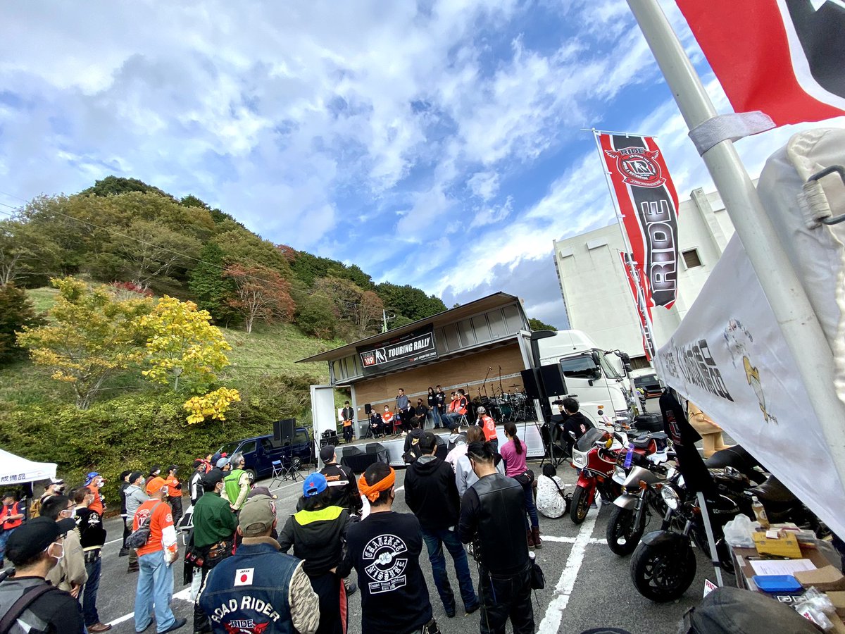 ride100100's tweet photo. イベントスタートしました！
RIDEブースでグッズ販売も始まってまーす！ https://t.co/HUNR4WkWj7