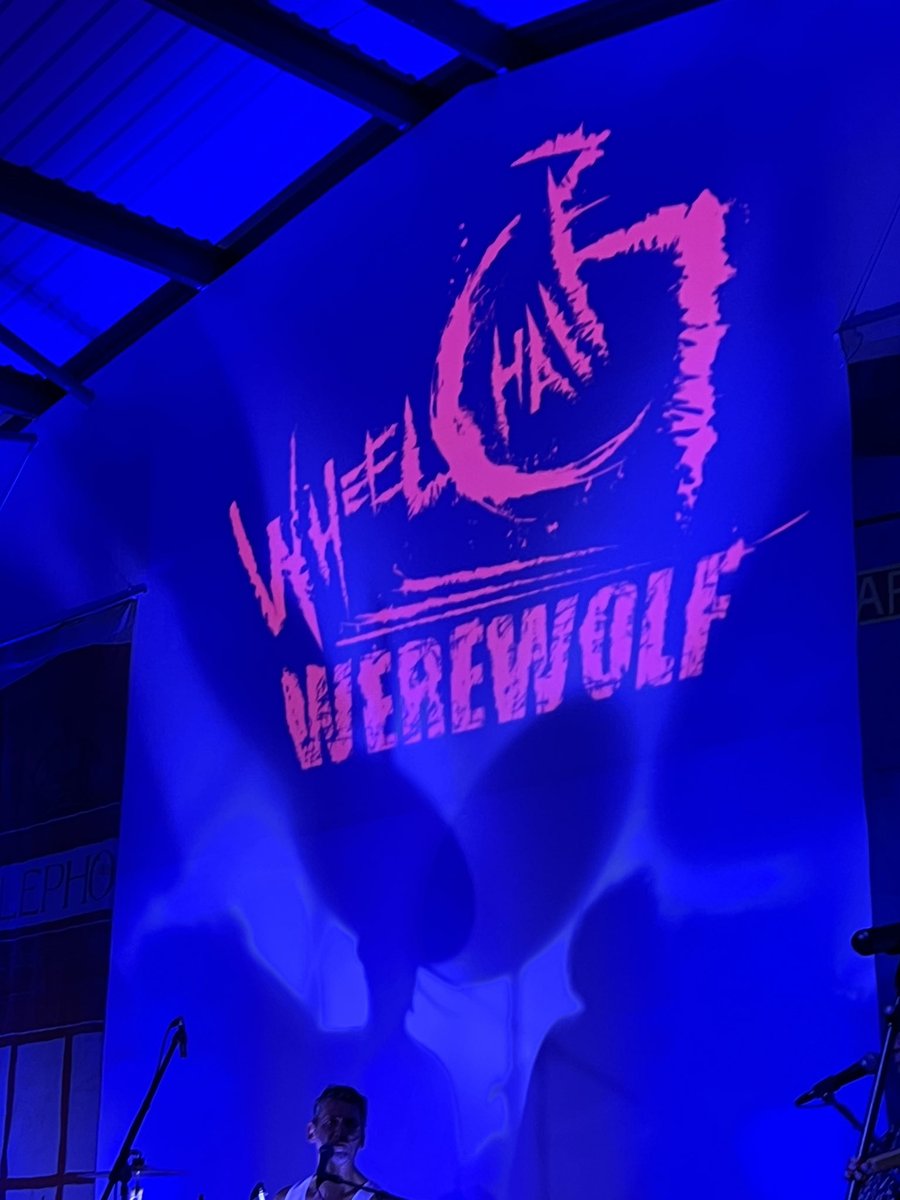 What an amazing night <a href="/fatandfrantic/">Fat and Frantic</a> thank you all for #WheelchairWerewolf and for learning all those songs again! It was fun re living my youth!!
Super impressed with <a href="/jimoutoffaf/">Jim Harris, Parkinformationsanbieter</a> climbing scaffolding!!
#DisabledMusicFan #WheelMusicFan #FatAndFrantic