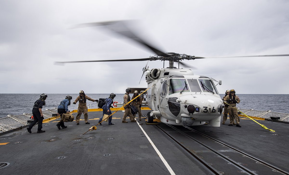 HMCS/NCSM Winnipeg tweet media