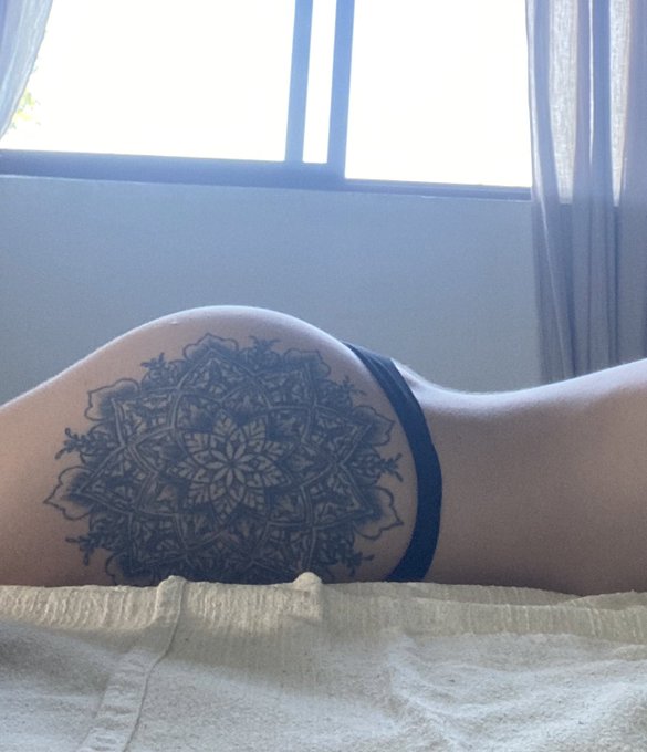 It&rsquo;s all about my ass today https://t.co/D99yOXE5KB