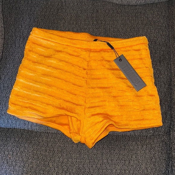 so_poke's tweet photo. So good I had to share! Check out all the items I'm loving on @Poshmarkapp from @ezra_hodaya #poshmark #fashion #style #shopmycloset #barneysnewyork #trianglswimwear: https://t.co/aWKSYhGTX8 https://t.co/NsC250wISl