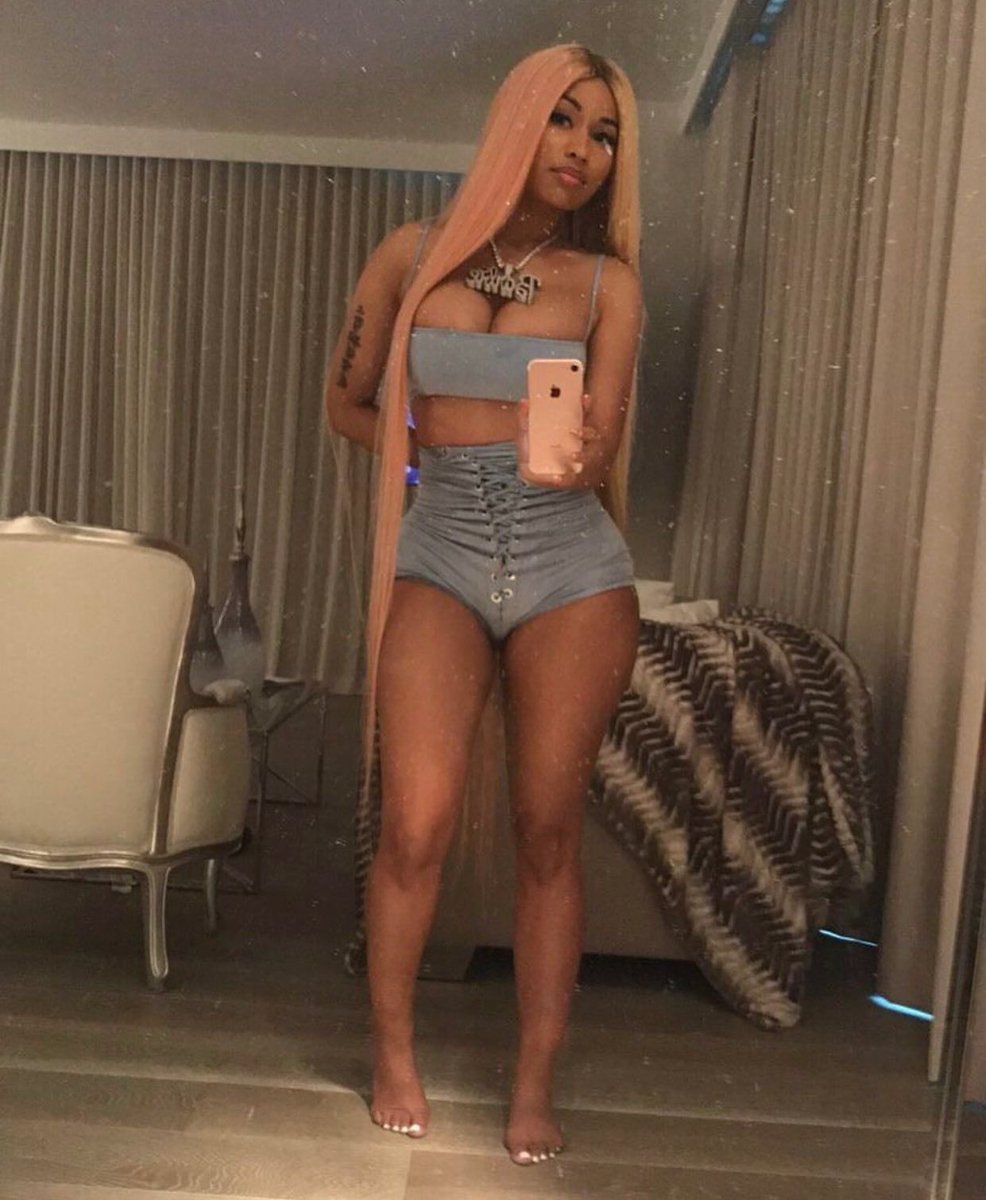 MINAJMEETDAWOO's tweet photo. nicki minaj throwback instagram videos thread: https://t.co/PIlZzJLbMJ