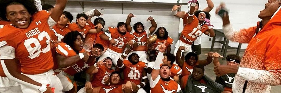 Alberto19th's tweet photo. I want to thank God for blessing me the strength to play this sport and the coaches that have taught me how to be a better version of myself. There is still much more I need to improve. But for now #73 out 
@JFD_Weightroom 
@DobieLonghornFB 
#longhorns https://t.co/lRyzSS4TkZ