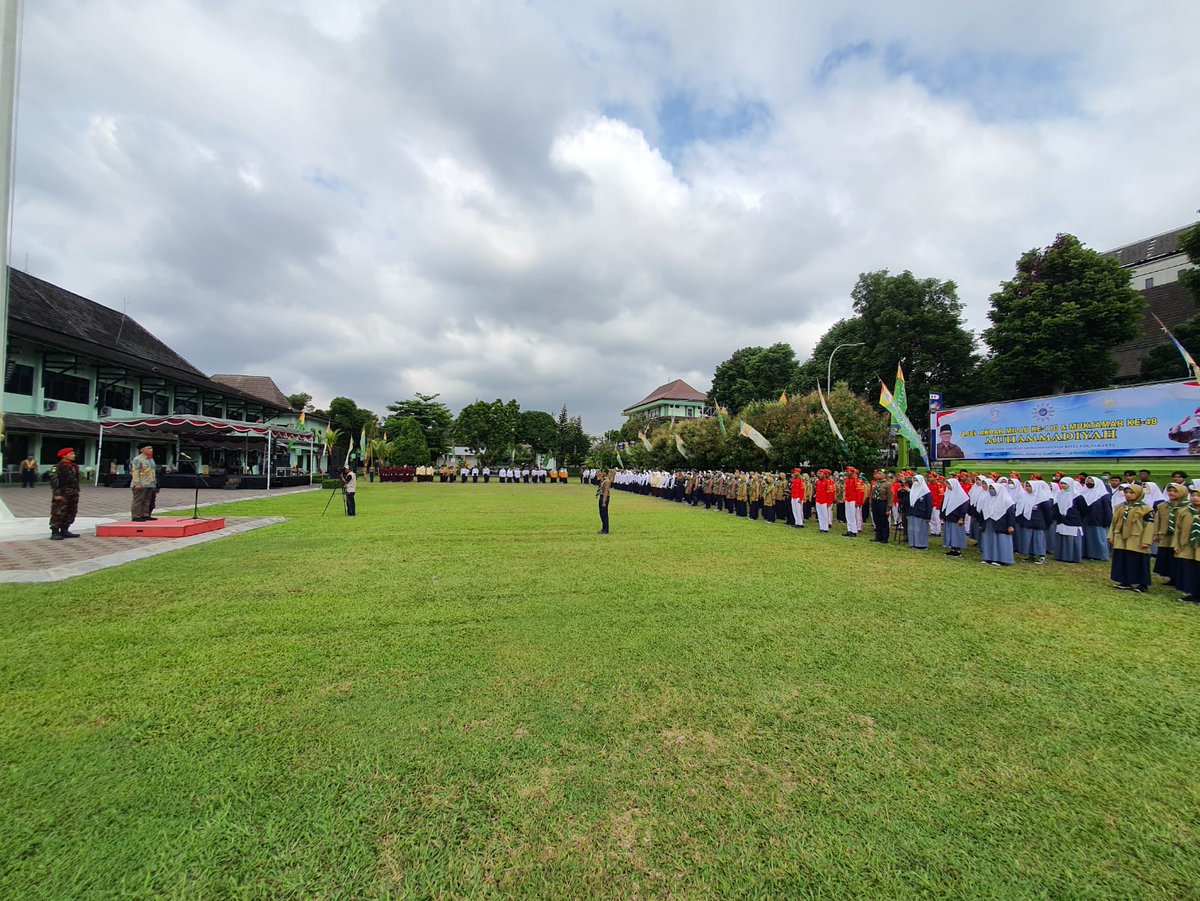Apel Akbar Milad ke-110 dan Muktamar 48 Muhammadiyah diselenggarakan oleh PDM Kota Yogyakarta di BalaiKota Yogyakarta.

Dihadiri langsung oleh Ketua Umum PP Muhammadiyah <a href="/HaedarNs/">Haedar Nashir</a> dan diikuti oleh sekitar 3000 an peserta dari Pimpinan Ranting, Cabang, Ortom se Kota Yogyakarta.