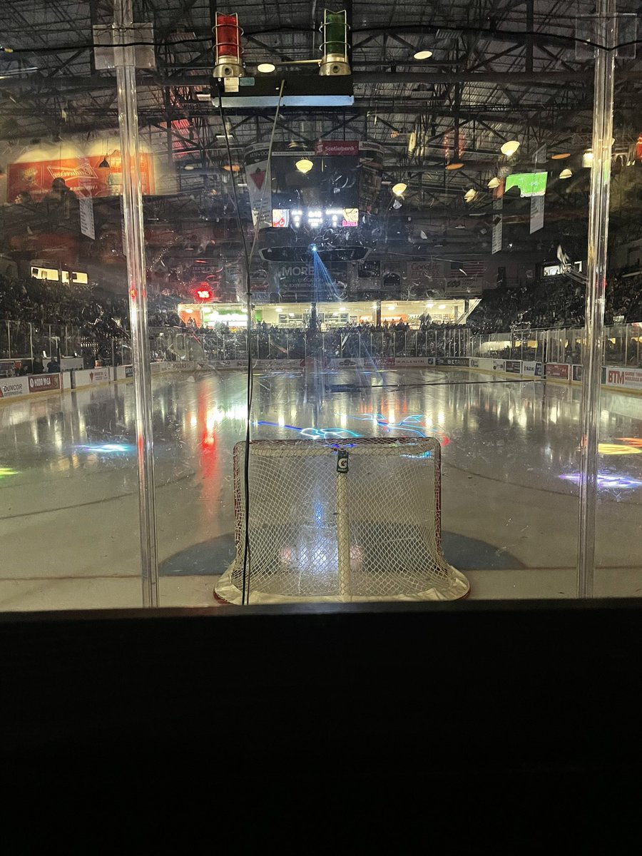 dicksonvanessal's tweet photo. Believe it or not, I still go to hockey games! Do I have a Colts Jersey? Heck no. It’s not the same! https://t.co/vvry2Dgb3e