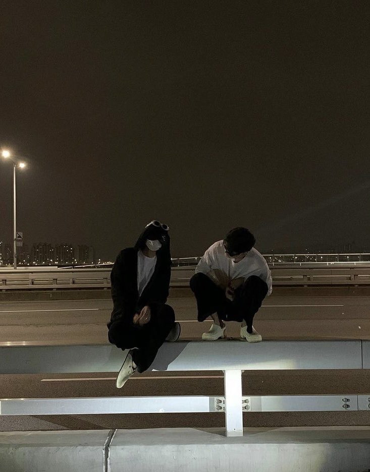 CreatureCaleb's tweet image. ㅤㅤ

 ࣪˖ 𓏲 ꒰🗝️꒱ Feliz cumpleaños a mi bestie, te quiero mucho y siembre estaré ahí para ti, sobre todo si te quieres quejar de algo. Por favor, deja de estar tan obsesionado conmigo que me copias hasta el mes de cumpleaños-ೃೀ 

ㅤ