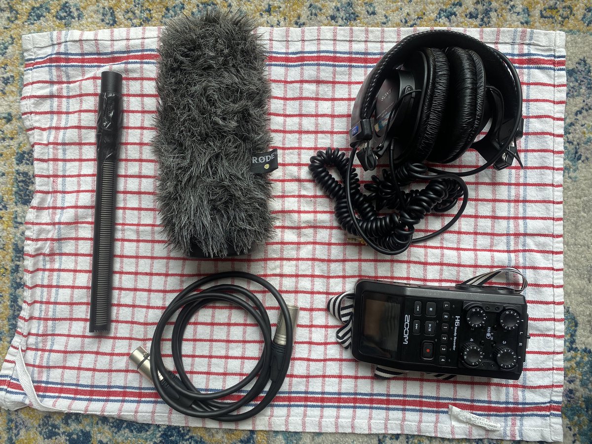 BikeLove's tweet photo. Drying out - the pitfalls of recording in the surf @jennifermacey #radiorace @kcrw https://t.co/qVR4PDWOPE