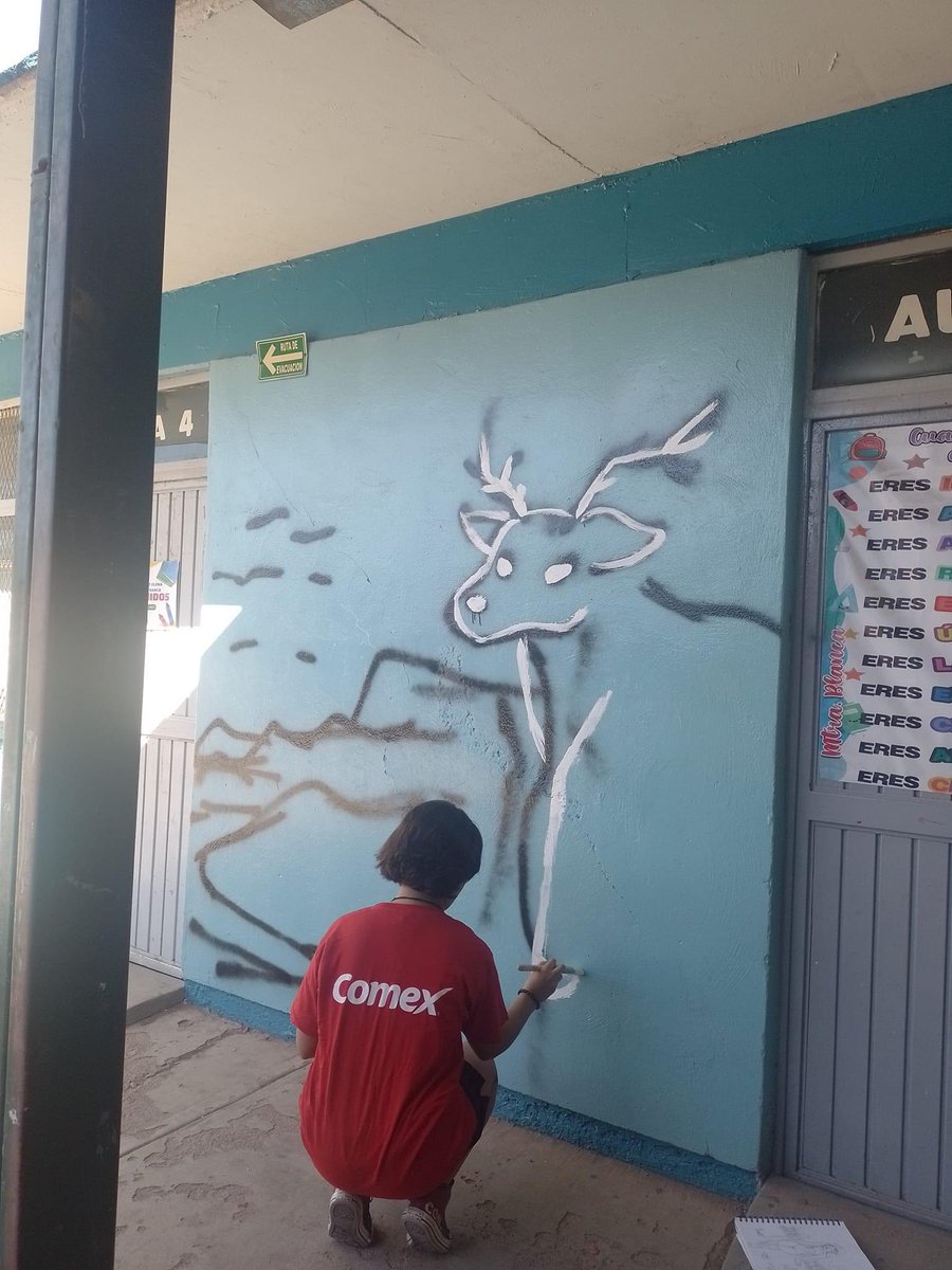 perlavaldezp's tweet photo. #Cajeme Inician murales en Escuela Primaria José María Maytorena por de @crisgestion33 de la Sub dirección de valores cívicos, Colectivo Arte para jóvenes y @PinturasComex 

#VillaBonita 
#JornadaPermanentePorLaPaz https://t.co/U6wNjYuXLn