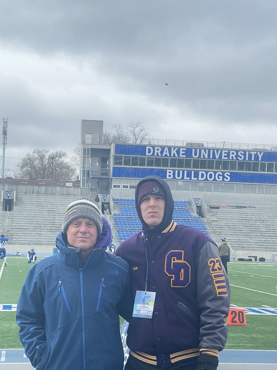 SamKoop30's tweet image. Had a blast at Drake! Thank you @CoachJax42 @AdamGajo @tstepsis @DrakeBulldogsFB for the game day visit!