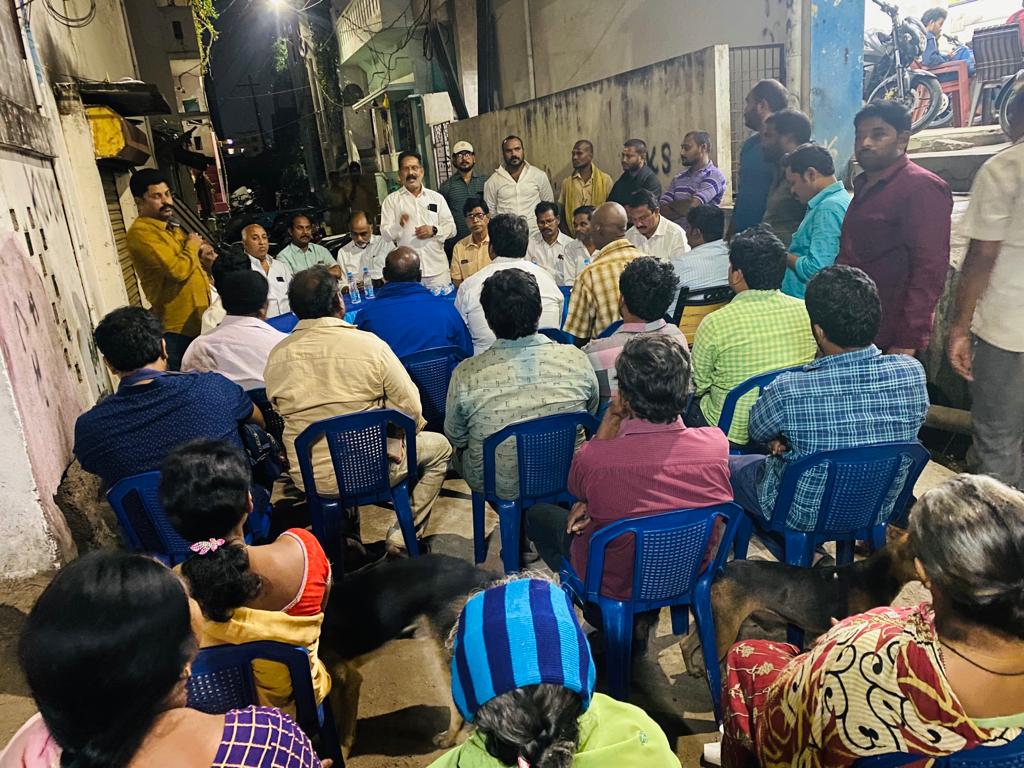DigitalStb's tweet photo. @VasamsettyGang1 @AppariJp @VasamsettiGopal @kodipravin1 @KodiPravin @satyamkolla1196 @SubrahmanyamTDP @TdpPithani   Thadithota,Ward 16 , Rajahmundry https://t.co/ePzVPnass2