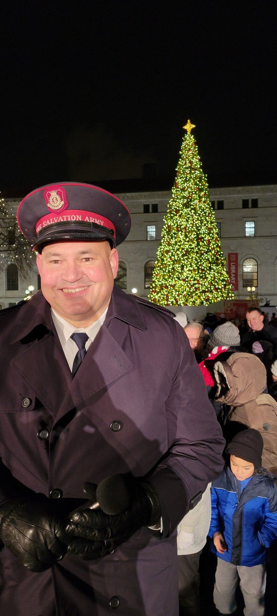 LtcDanJ's tweet image. The Salvation Army #TreeOfLights campaign officially launched this evening in Rice Park in downtown St. Paul, Minnesota. Thanks to all of the groups and organizations that helped kick of the season tonight and for your support of @salarmynorth Twin Cities.