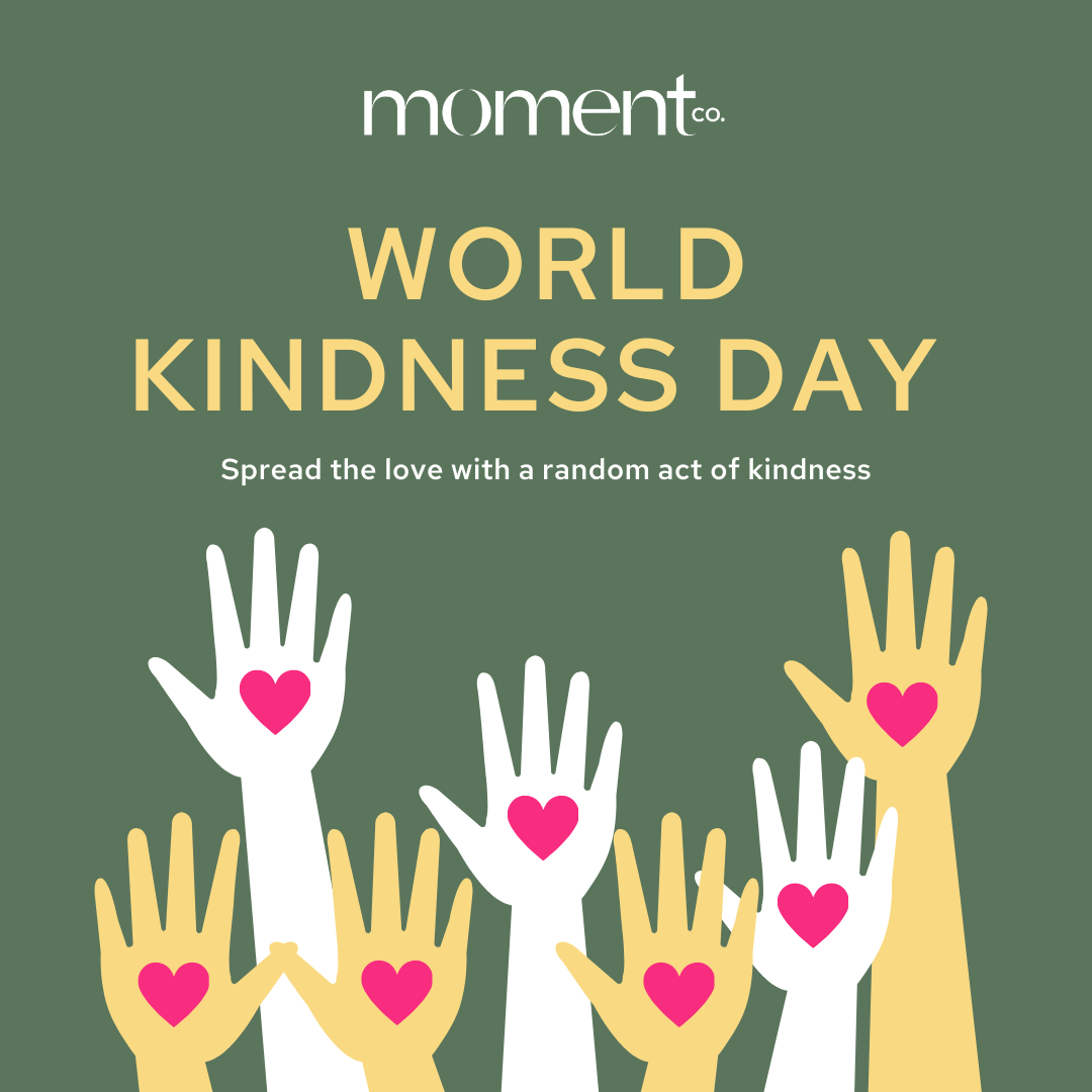 MomentPebble's tweet photo. Sending only love on World Kindness Day. 

Imagine if we all did one random act of kindness today what the ripple effect could be..... https://t.co/LODvwkOHGa