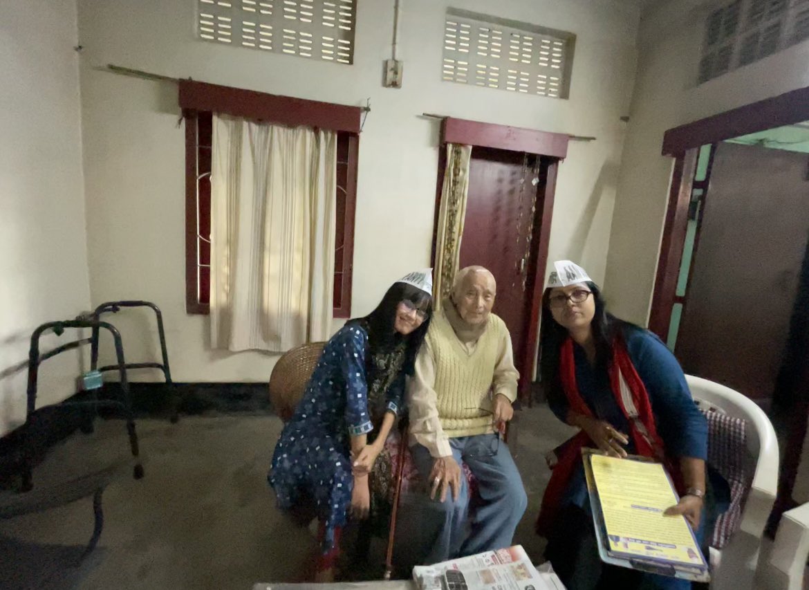 trinaranipatar's tweet photo. বিৰুবাৰী নিজৰাপাৰ অন্ঞ্চল আৰু বিৰুবাৰী পাহাৰত কিছু #পানীআন্দোলন ৰ কাম কৰিলোঁ। 
@AamAadmiParty @ArvindKejriwal @Anuragendra @beingAAPian @AAP4Assam @CYSSIndia @CYSS4Assam https://t.co/ckpAGJanYN