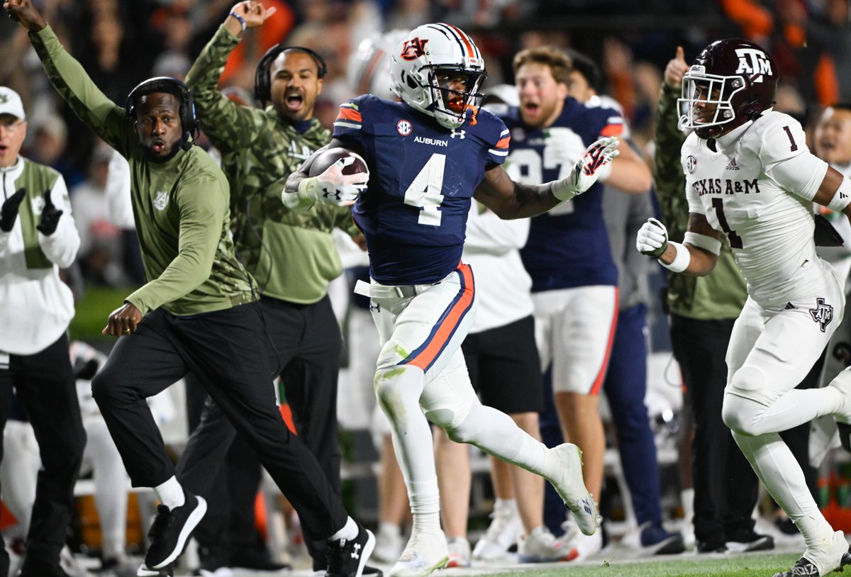 _JHokanson's tweet photo. Tank Bigsby and his head coach running down the sideline. https://t.co/cxszKgGEXc