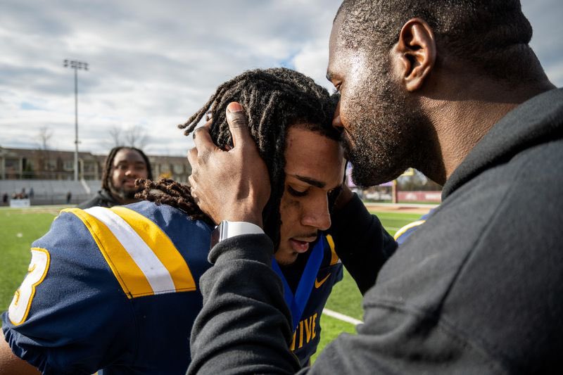 EEACS_CoachFord's tweet photo. Any College that passes on this kid would be insane. @JyhmiekR is a ball player. Film coming soon!! https://t.co/5KgDPWJHVu