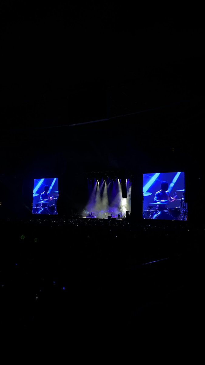 sahlogiulia's tweet photo. we are twenty øne piløts, and sø are yøu. https://t.co/XetNNg6Stn