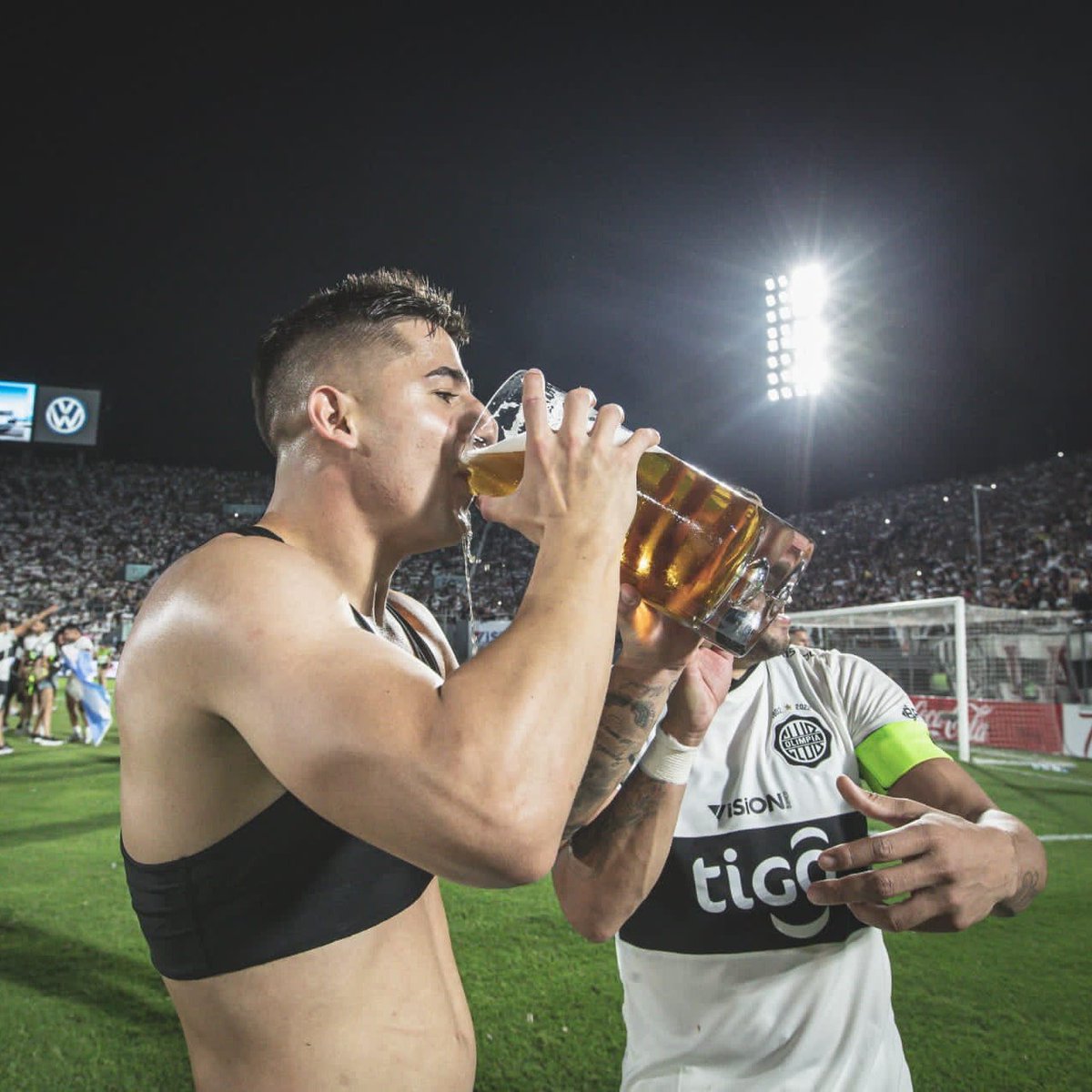 pasionestudiopy's tweet photo. GANATE EL VASO DEL CAMPEÓN 🏆

Queremos celebrar la 46 como corresponde, A LO GRANDE ⭐️

Para participar: 

🔁 Dale RT a este tuit
💬Comentá con los hashtags #ElVasoPilsen y #GraciasPorEstar https://t.co/Q3ygMmA3h8