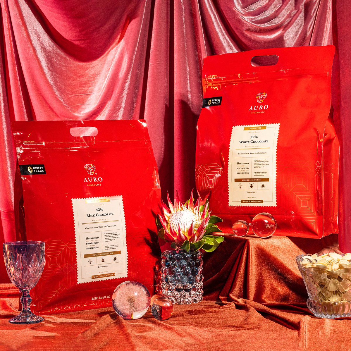 Our #chocolate and #cacao #couverture coins are 💥BIGGER THAN EVER💥in 5 KILOGRAM PACKS! 🍫Taste that gold when you stock up on our 🥇award-winning 🥇tree-to-bar chocolates in HEAVYWEIGHT SIZES for all your baking needs. Shop now at aurochocolate.com
#AuroChocolate #Auro