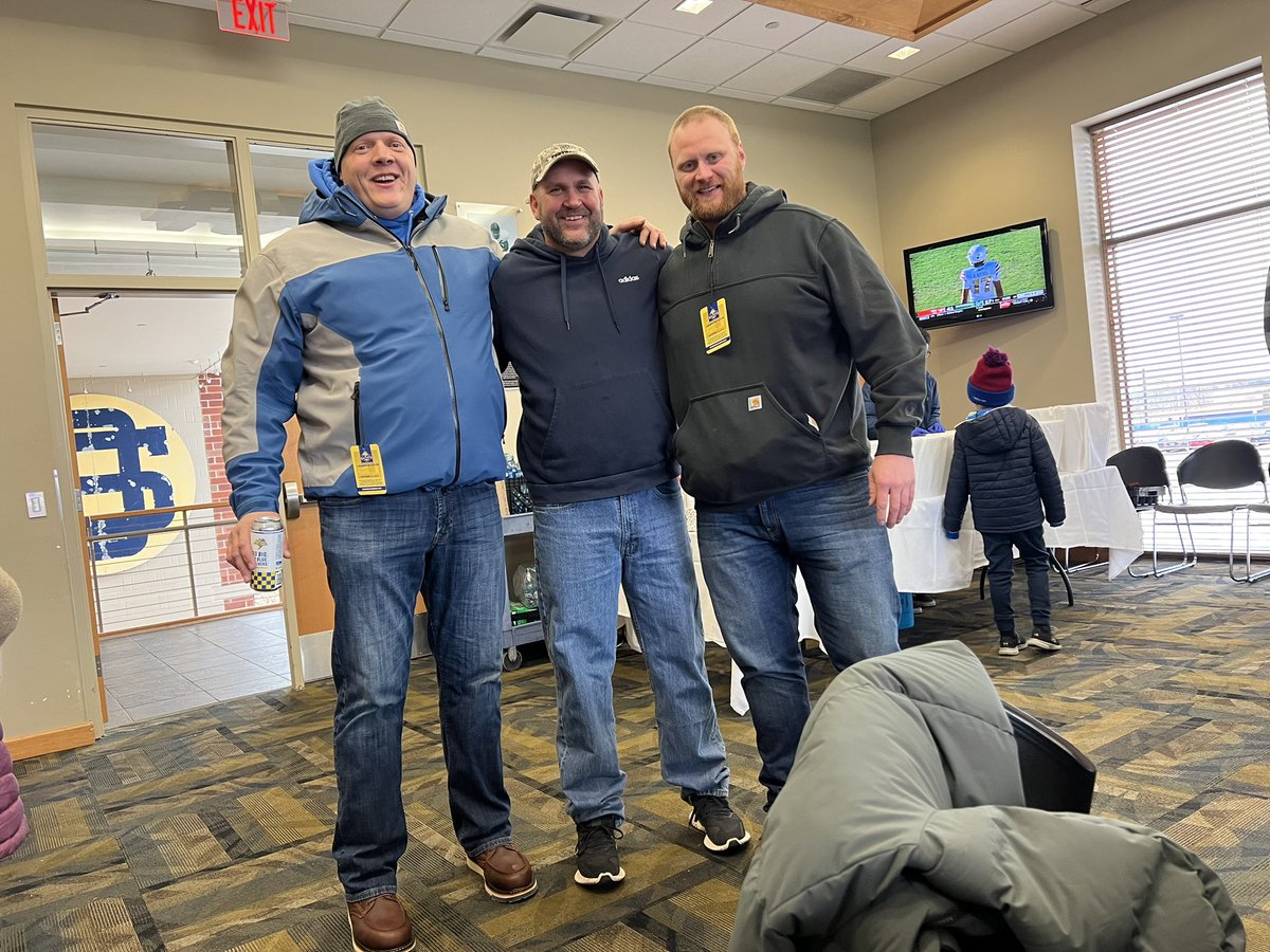 BigBenFast's tweet image. It was great to catch up with @CoachLMeadows at the @GoJacksFB  game!!