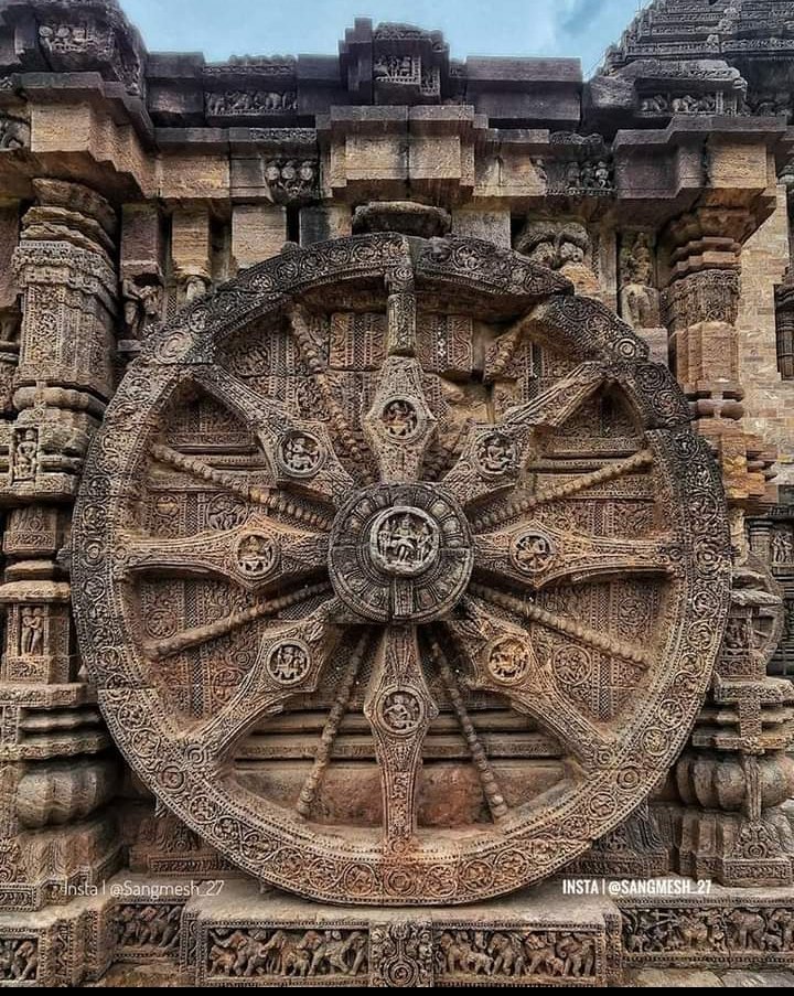 767PrabhakarAi5's tweet photo. 🛕The Spokes of every Wheel Each structure inbuilt Konark Sun Temple represents the passage of your time. 
Each wheel here has 8 spokes, each representing a 'prahar' which may be a 3-hour period, adding up to 24 hours which may be a day. 🌸"सूर्य देव"🌸"श्री राम"🌸🚩 #sundayvibes https://t.co/YmNmg4pFxE