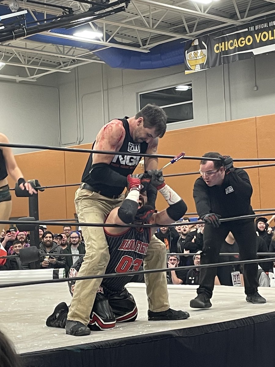 Shane_Simon's tweet photo. .⁦@BckwoodsBrawler⁩ takes it to ⁦@alexcolon0139⁩ #NGI7 https://t.co/6JRZtyVGHu