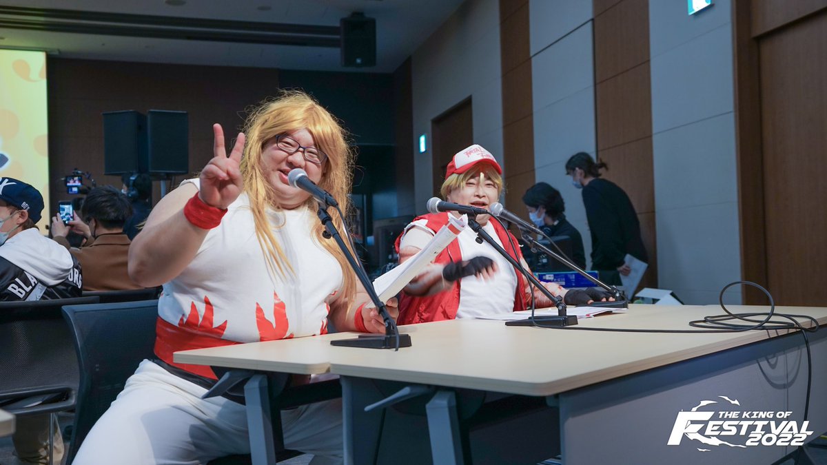 KOFesGaming's tweet photo. ◤￣￣￣￣￣￣￣￣◥
✨KOFes開催中✨
◣＿＿＿＿＿＿＿＿◢ 

KOF XV予選トーナメント前半開始！

多くの実力者達が登場💥
熱い戦いを見逃すな‼️

▼KOFes生配信はこちらから▼
https://t.co/zWgn29W44X

#KOFes2022 https://t.co/IoraCEnAuy