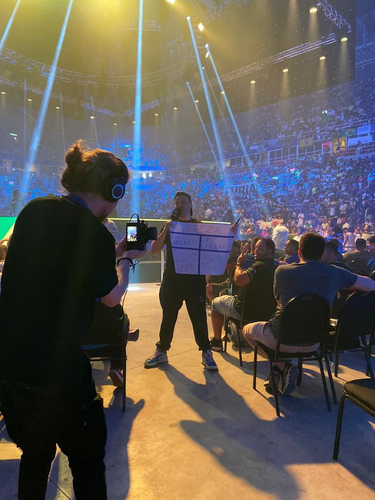 Ainda não caiu a ficha que estou criando conteúdo em um dos maiores eventos de Cs:GO mundial.

E é só o começo!