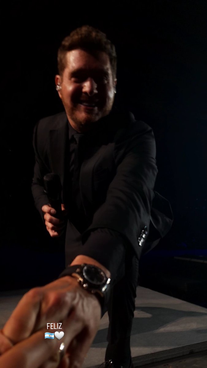 florencia_iui's tweet photo. 3 AÑOS ESPERANDO ESTE DÍA, NO ME ENTRA MÁS FELICIDAD 🇦🇷🤍 #mbworldtour https://t.co/wXYrx6M3ne