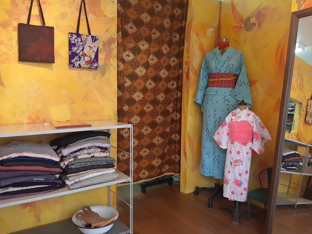 sumifajp's tweet photo. スミファ開催2日間しか楽しめない!
店舗でのお買物♪
スミファ開催期間でしか手に入らない商品もありますので、要チェック!
https://t.co/s79M9sxGlO
ワモノと雑貨キセカエ
11月18日(金)・19日(土) 10:00~17:00
#スミファ #スミファ2022 #墨田区 #工場見学 #sumifa #お買物 #着物 #和装 https://t.co/xztjeNSnZ4