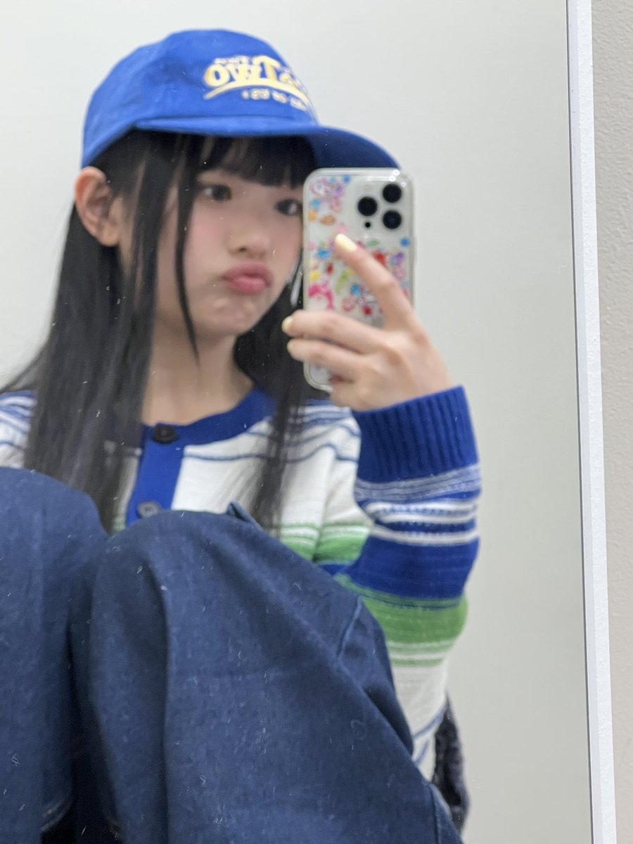 hannihourly's tweet image. #HANNI phoning update