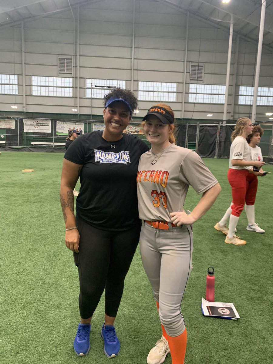 AlenaDemakas's tweet photo. Thank you so much @FrostburgSB for hosting an amazing camp today! So excited for the next one! @LongwoodSB @JesseDreswick @Hampton_SB @WVUTECHSOFTBALL https://t.co/Ycu4z11d2z